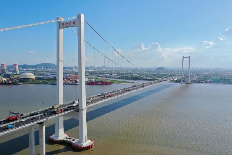 南沙大桥主动交通流管控系统上线。